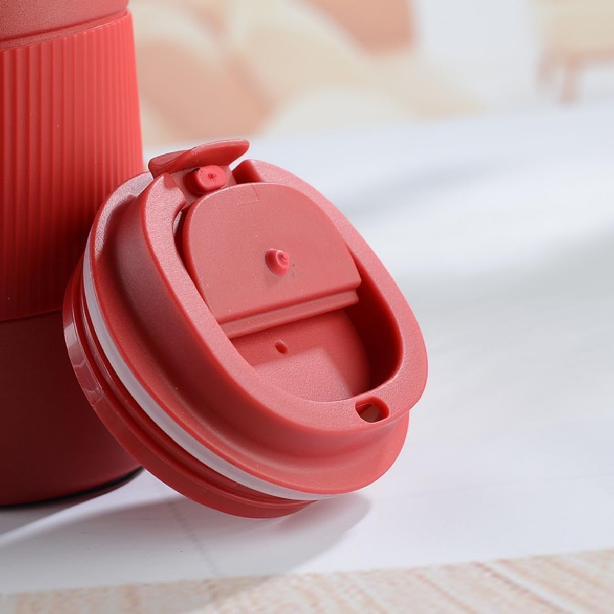 Stainless Steel Insulated Travel Coffee Mug Flip up Tumbler, Double wall Leak Proof Vacuum Cup Keep Drink Cold and Hot (Red, 17 Ounces) P19536